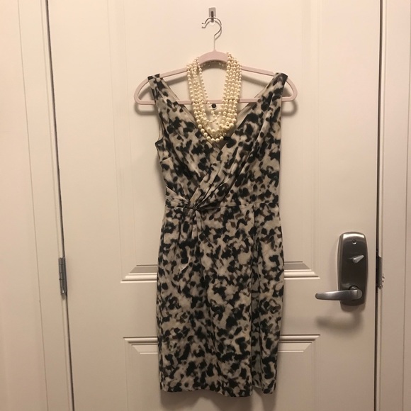 Ann Taylor Animal/Leopard Print Vneck Dress Size 0 - Picture 16 of 16